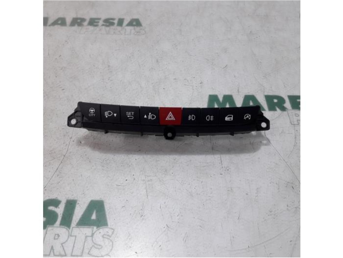 Fiat - 500L - Panic lighting switch