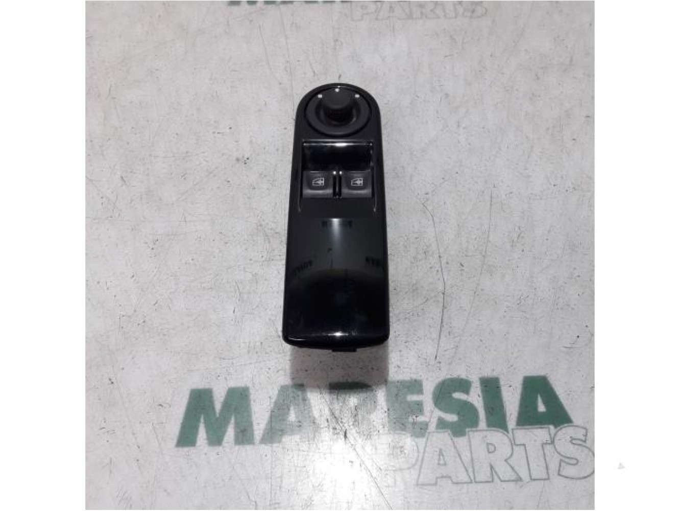 Renault - Clio - Multi-functional window switch