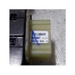 Renault - Clio - Multi-functional window switch