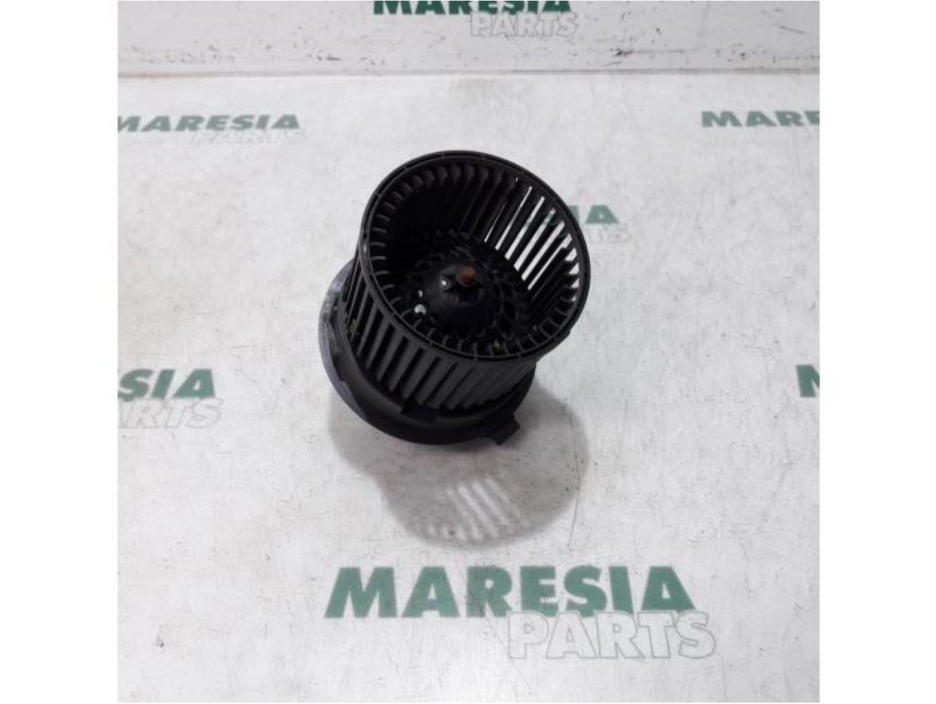 Renault - Clio - Heating and ventilation fan motor