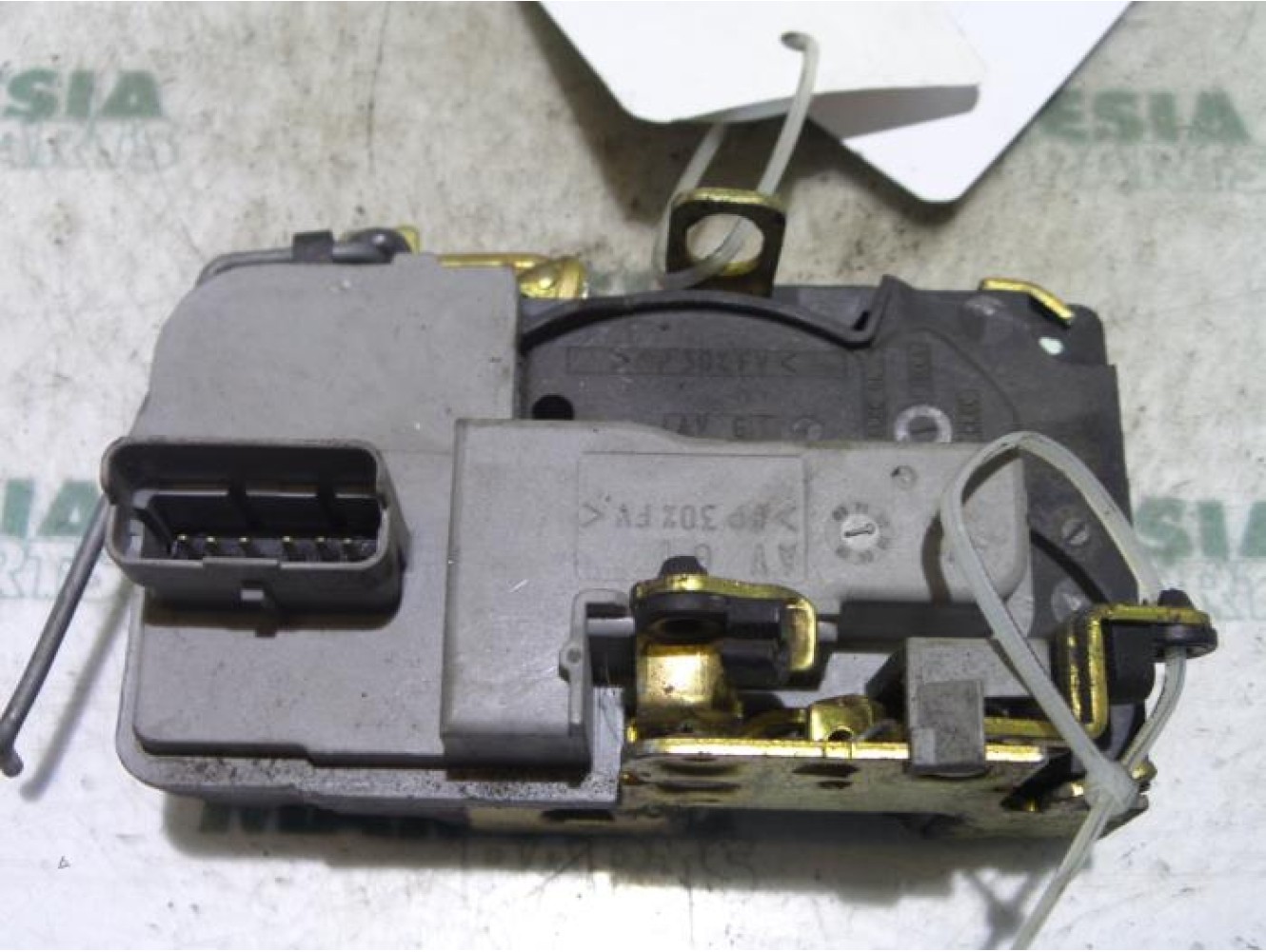 Peugeot - 206 - Door lock mechanism 4-door, front left