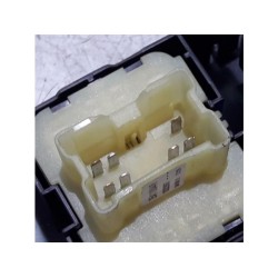Renault - Clio - Multi-functional window switch