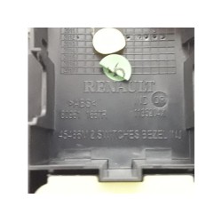 Renault - Clio - Multi-functional window switch