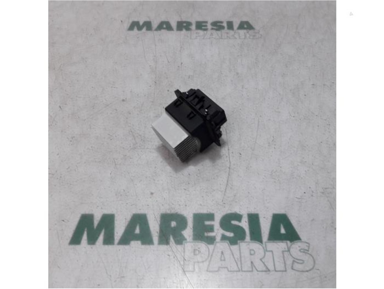 Renault - Clio - Heater resistor