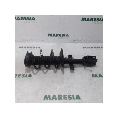 Renault - Clio - Front shock absorber rod, right
