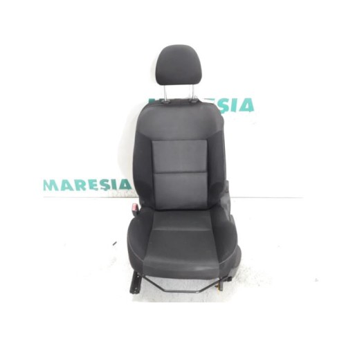 Peugeot - 207 - Seat, left