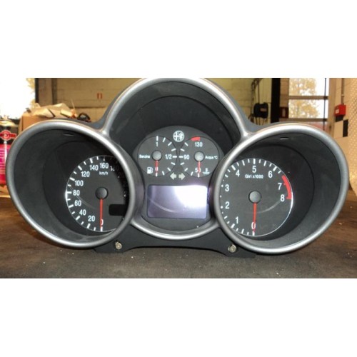 Alfa Romeo - 147 - Instrumentenbrett