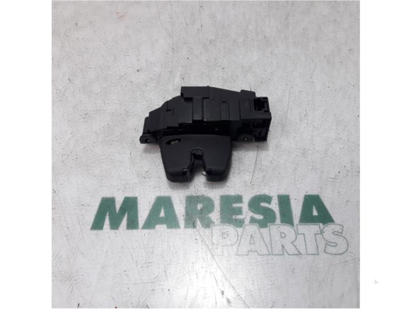 Citroen - C5 - Tailgate lock mechanism
