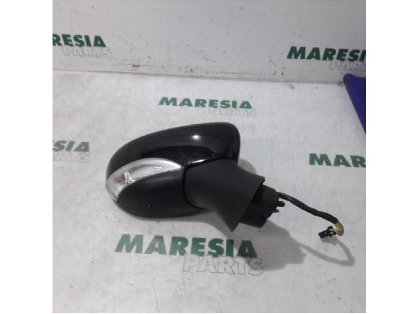 Renault - Clio - Wing mirror, right