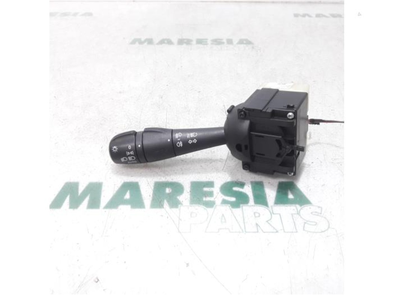 Renault - Clio - Indicator switch
