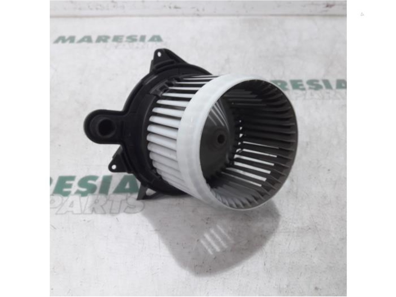 Renault - Clio - Heating and ventilation fan motor