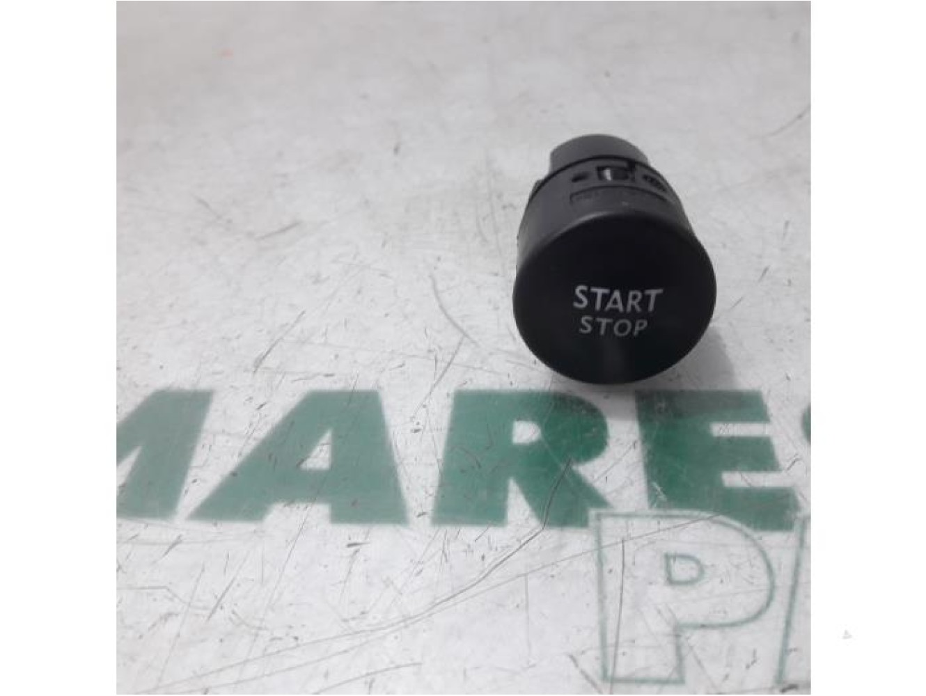 Renault - Clio - Start/stop switch