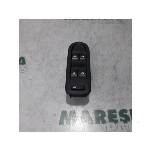Renault - Megane Scenic - Multi-functional window switch