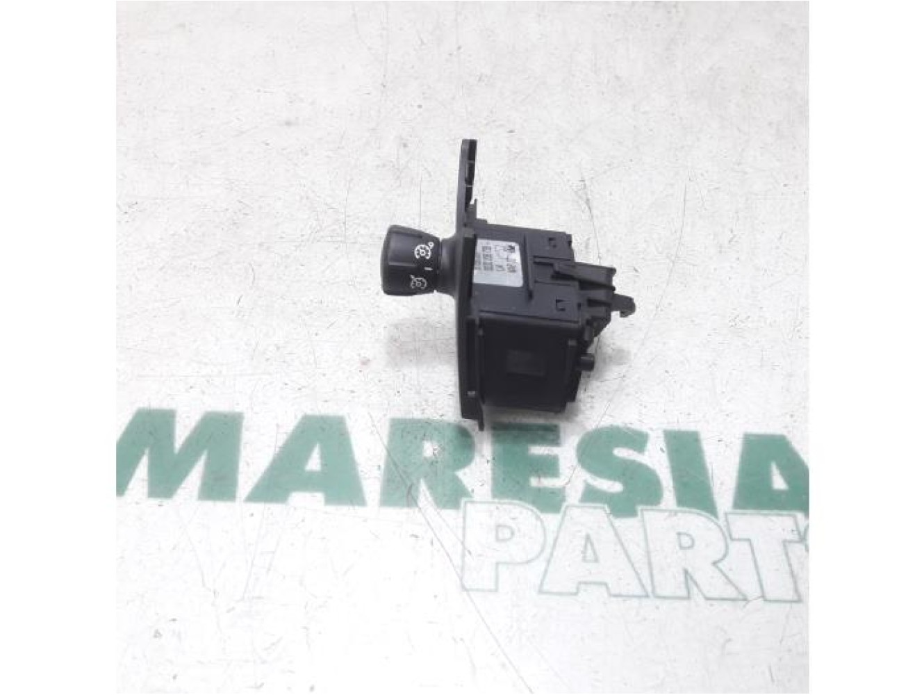 Renault - Megane Scenic - Cruise control switch