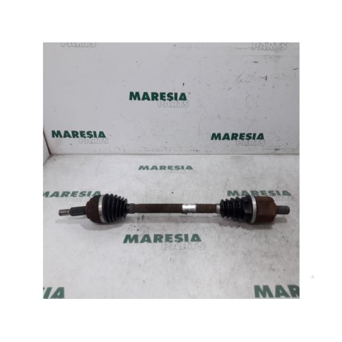Renault - Megane Scenic - Front drive shaft, left