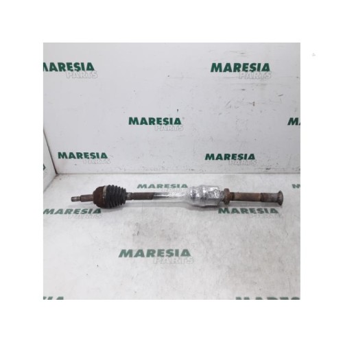 Renault - Megane Scenic - Front drive shaft, right