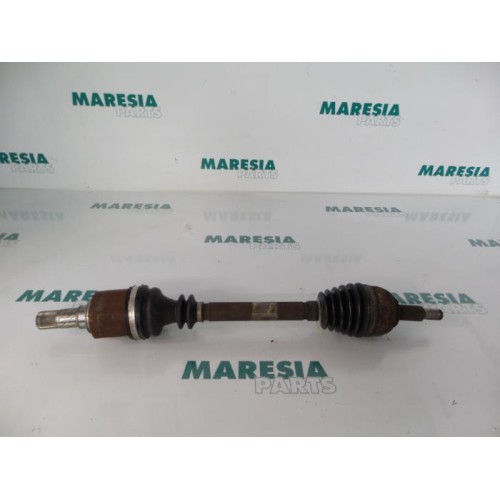Renault - Megane Scenic - Aandrijfas links-voor