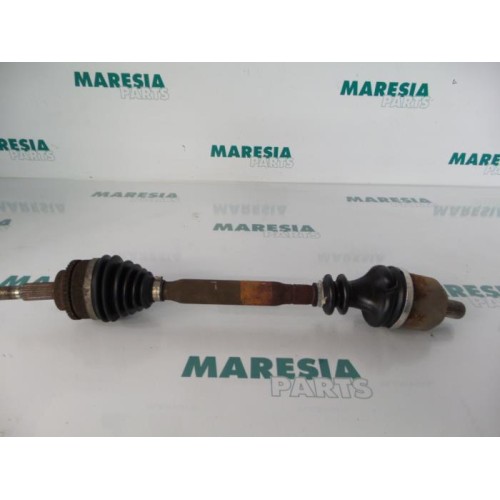 Renault - Megane Scenic - Front drive shaft, left