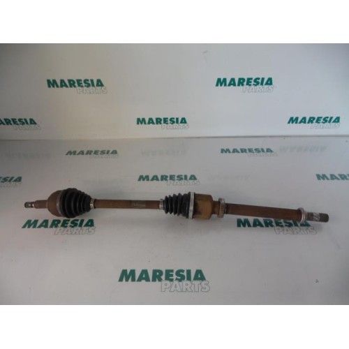 Renault - Megane Scenic - Front drive shaft, right