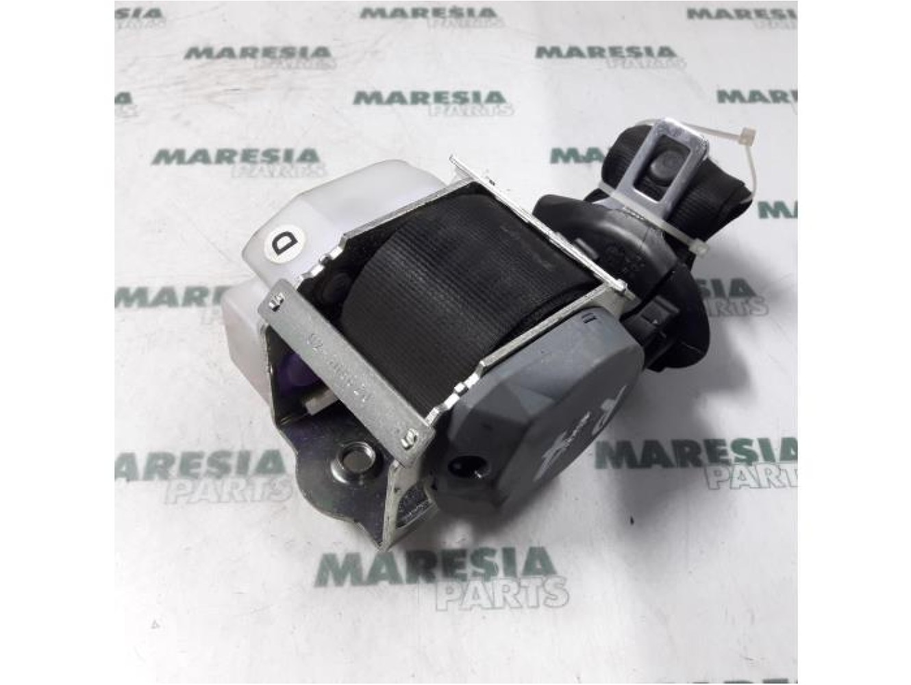 Alfa Romeo - 147 - Rear seatbelt, right