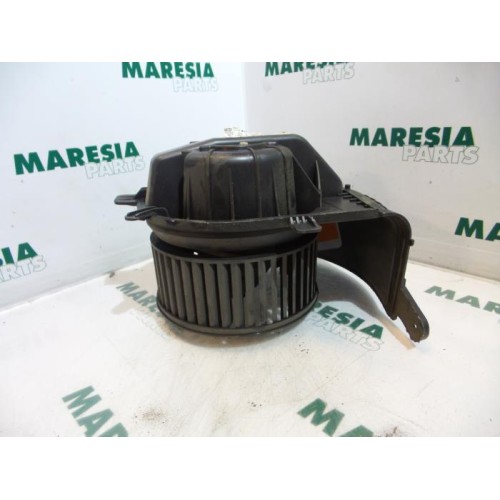Renault - Megane Scenic - Heating and ventilation fan motor