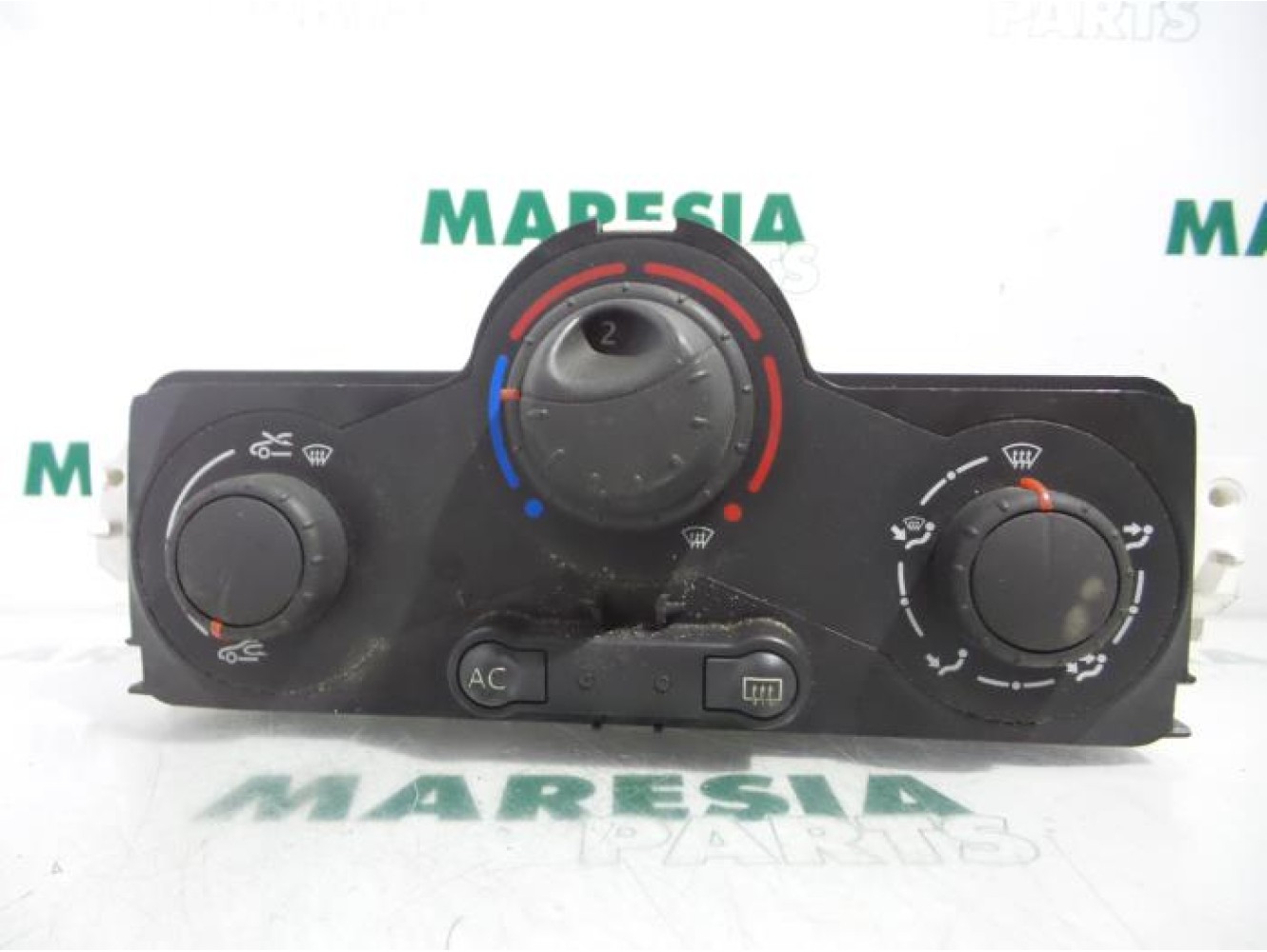 Renault - Megane Scenic - Panneau de commandes chauffage