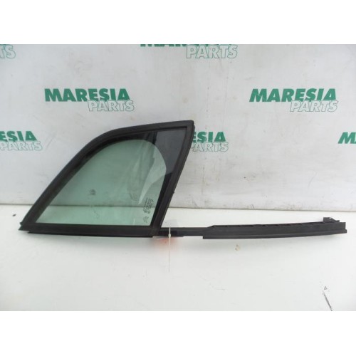 Citroen - C3 - Quarter light, front right