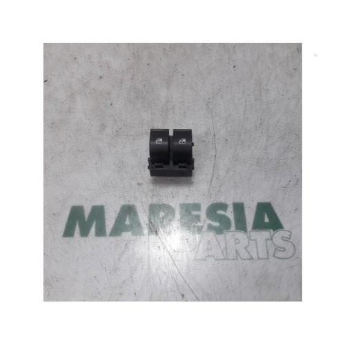 Fiat - Punto - Multi-functional window switch