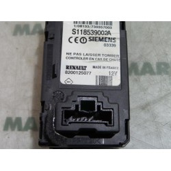 Renault - Megane Scenic - Kaartlezer (slot)