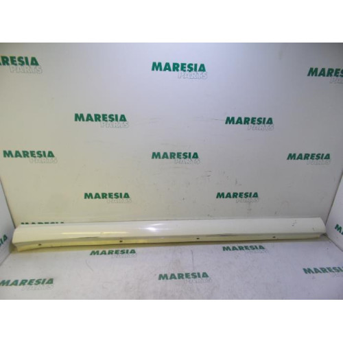 Fiat - Punto - Jupe droite