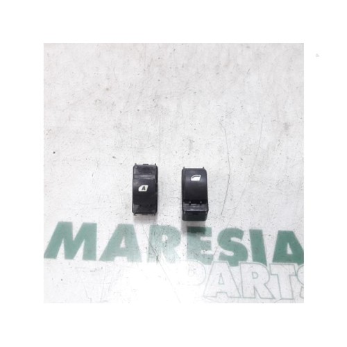 Citroen - Berlingo - Multi-functional window switch