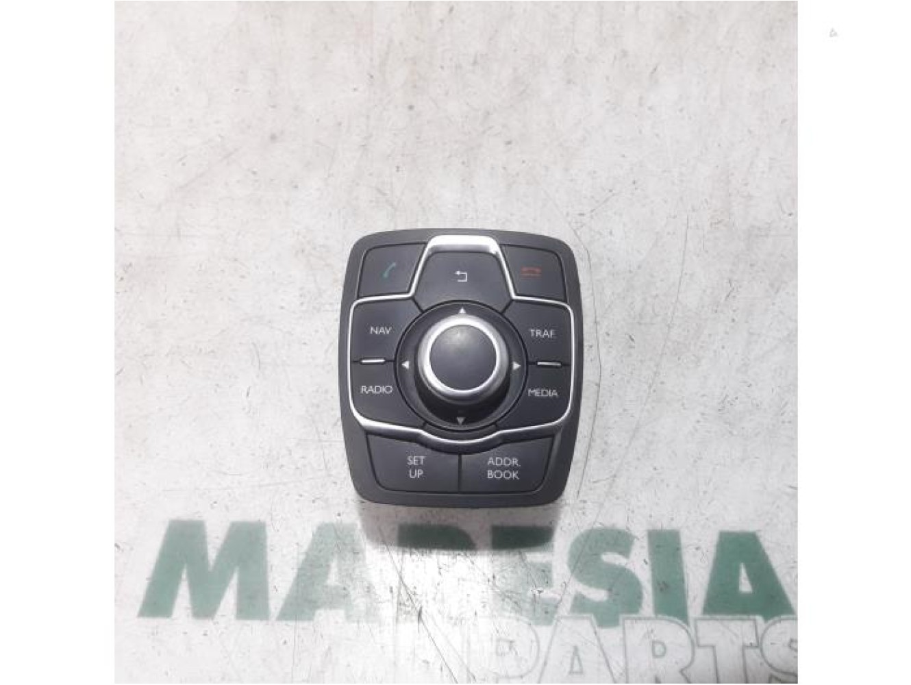 Peugeot - 508 - Panneau de commandes navigation