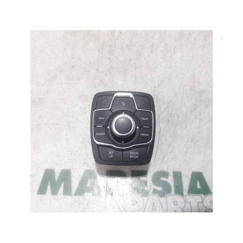 Peugeot - 508 - Panneau de commandes navigation