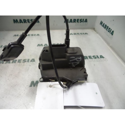 Renault - Megane - Rear door mechanism 4-door, right