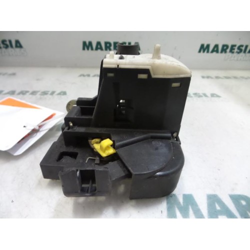 Renault - Clio - Door lock mechanism 2-door, right