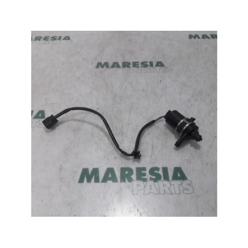 Citroen - C-Crosser - Windscreen washer pump