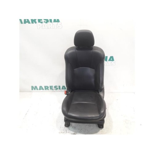 Citroen - C-Crosser - Sitz links