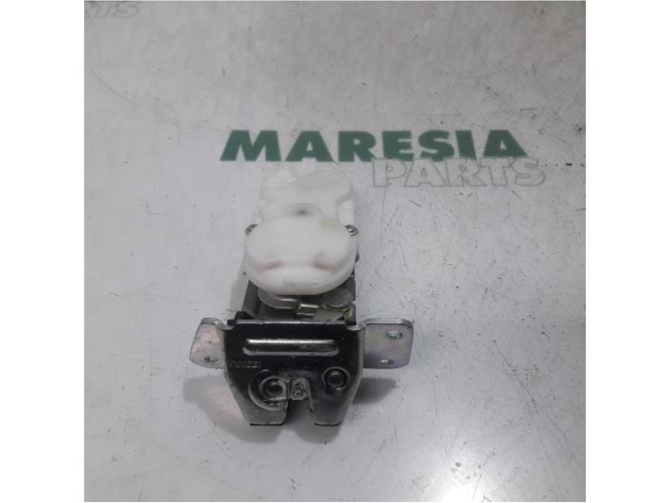 Citroen - C-Crosser - Tailgate lock mechanism