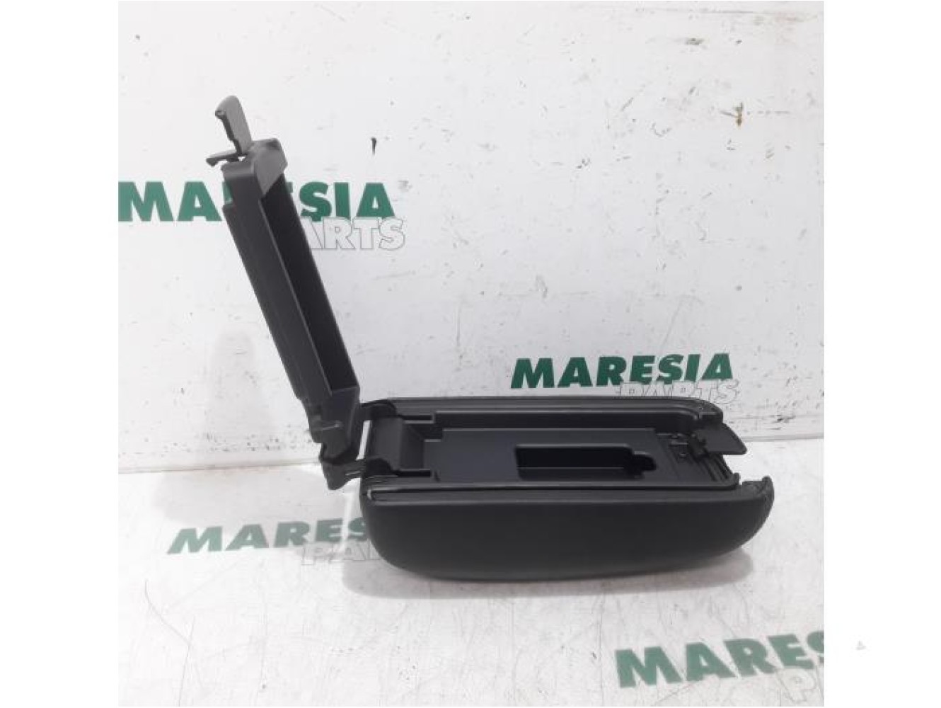 Citroen - C-Crosser - Armrest
