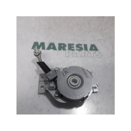 Citroen - C-Crosser - Tailgate hinge