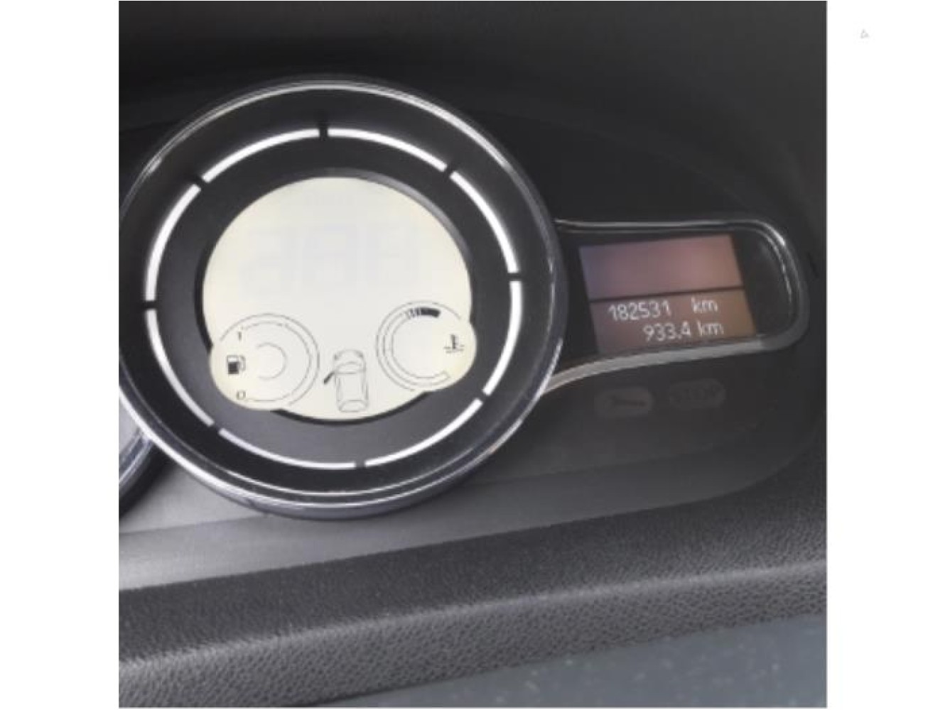 Renault - Megane - Instrument panel