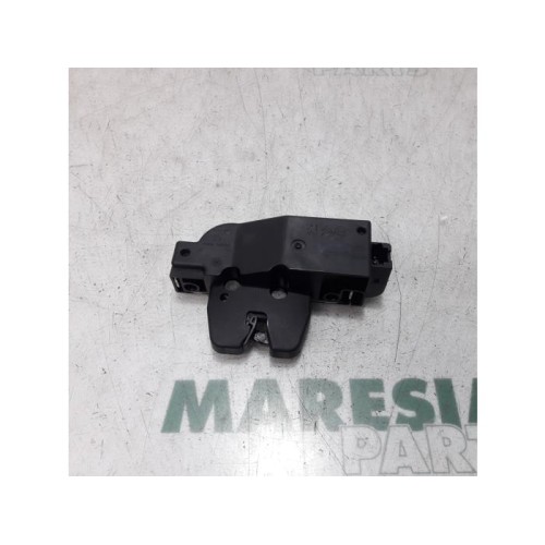 Citroen - C6 - Tailgate lock mechanism
