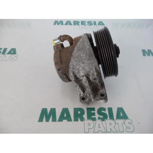 Renault - Espace - Power steering pump