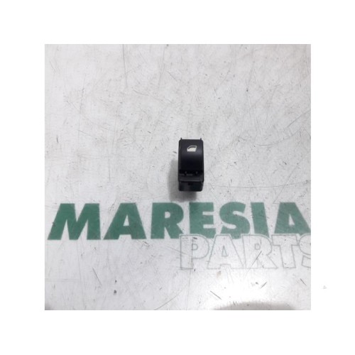 Citroen - Berlingo - Multi-functional window switch