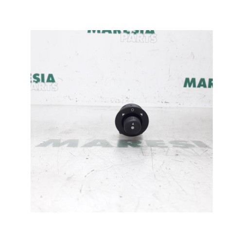 Citroen - Berlingo - Mirror switch