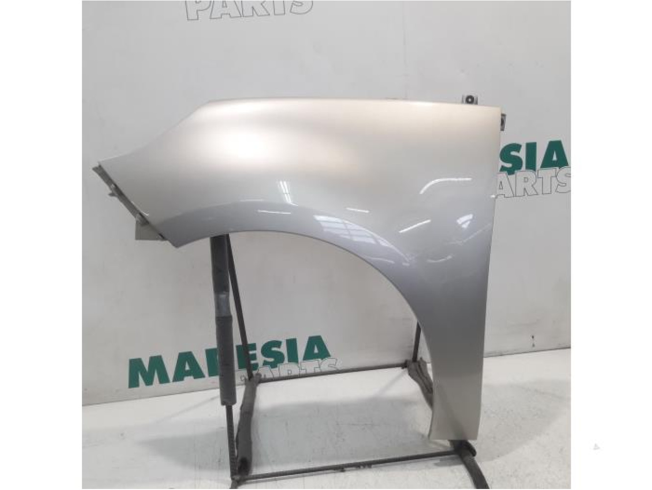 Renault - Scenic - Front wing, left