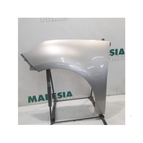 Renault - Scenic - Front wing, left