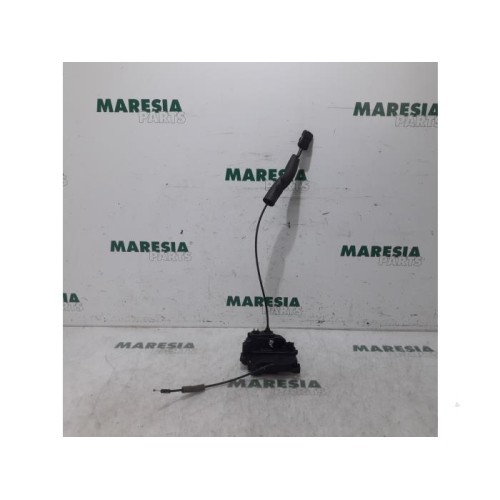 Renault - Scenic - Front door lock mechanism 4-door, right