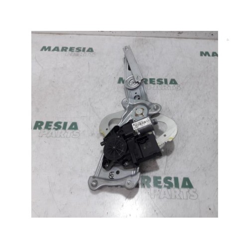 Renault - Scenic - Rear door window mechanism 4-door, right