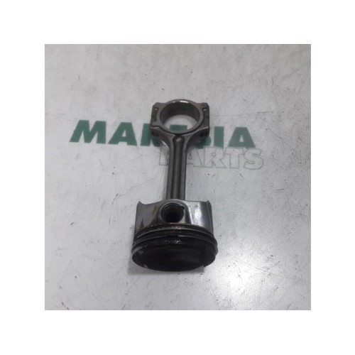Renault - Captur - Piston